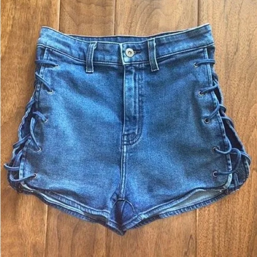 5 FOR $75 🩷 Carmar Lace Up Denim Shorts